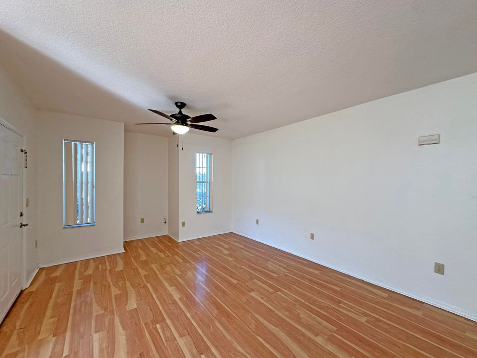 For Sale: $239,000 (2 beds, 2 baths, 1253 Square Feet)