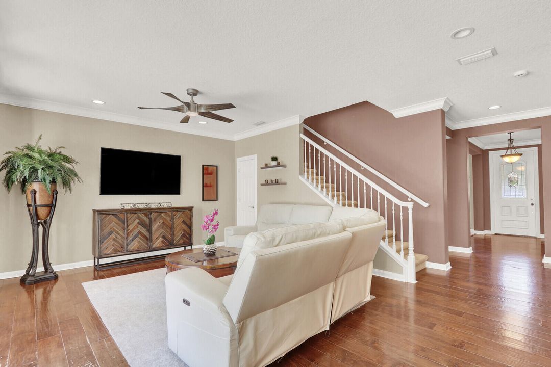 For Sale: $1,399,000 (4 beds, 3 baths, 2686 Square Feet)