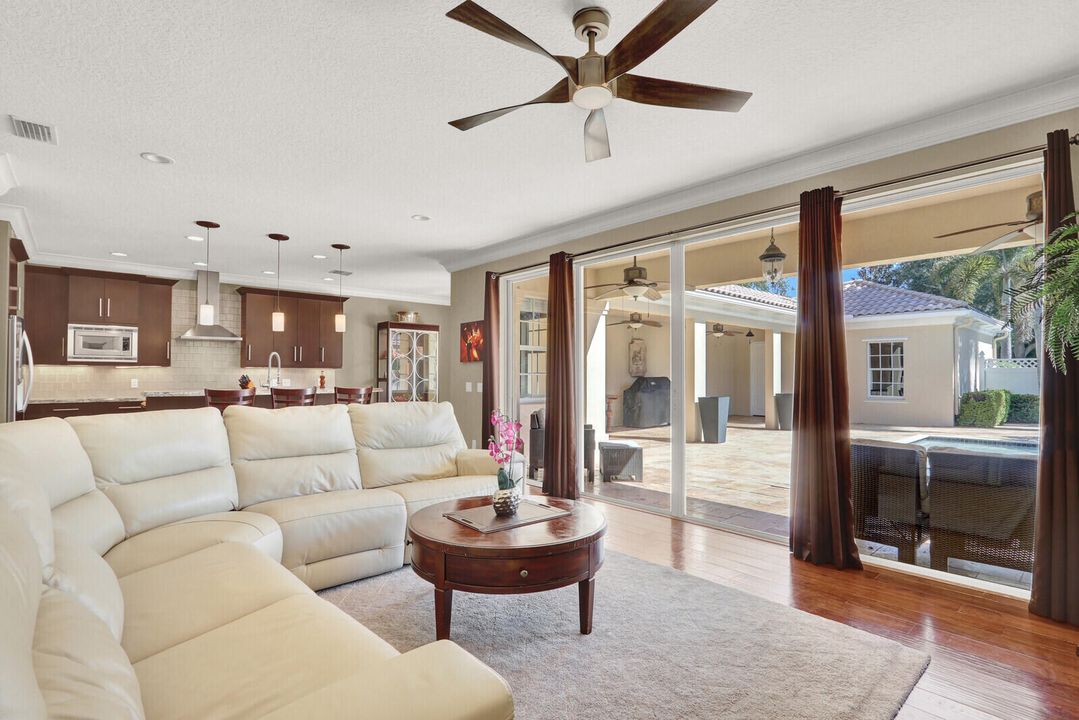 For Sale: $1,399,000 (4 beds, 3 baths, 2686 Square Feet)