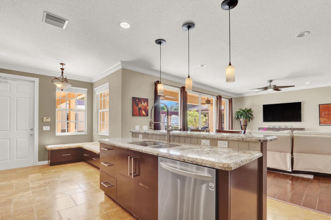 For Sale: $1,399,000 (4 beds, 3 baths, 2686 Square Feet)