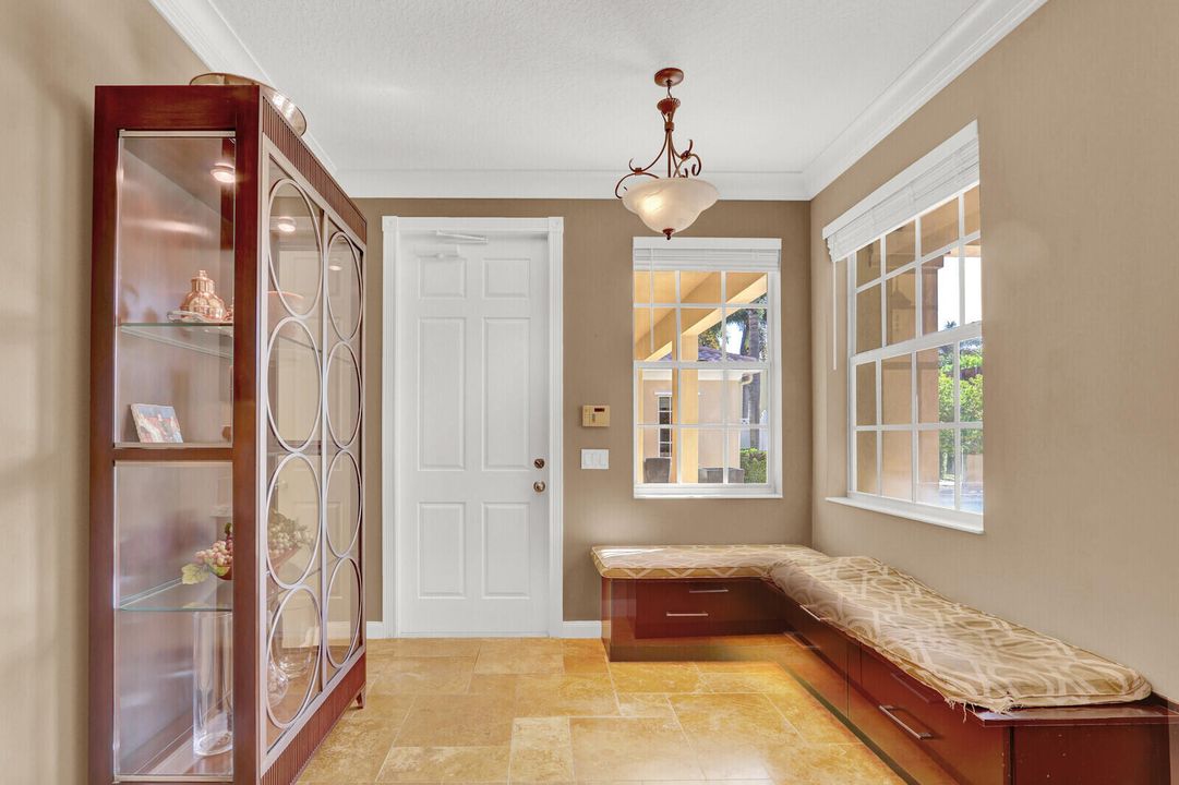 For Sale: $1,399,000 (4 beds, 3 baths, 2686 Square Feet)