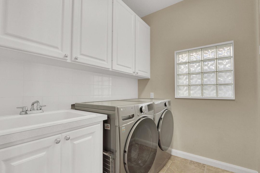 For Sale: $1,399,000 (4 beds, 3 baths, 2686 Square Feet)