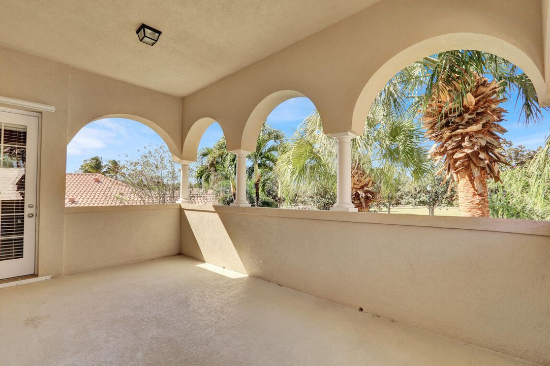 For Sale: $1,399,000 (4 beds, 3 baths, 2686 Square Feet)