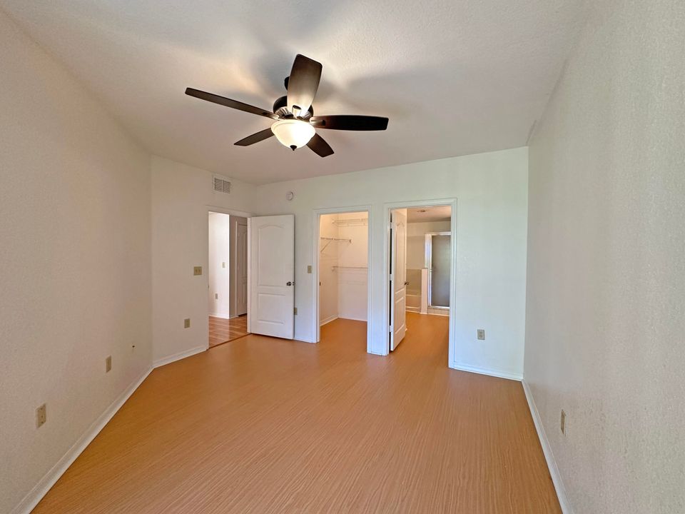 For Sale: $239,000 (2 beds, 2 baths, 1253 Square Feet)