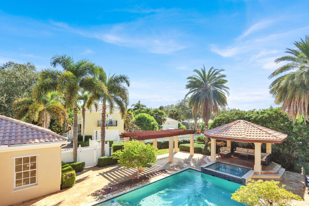 For Sale: $1,399,000 (4 beds, 3 baths, 2686 Square Feet)