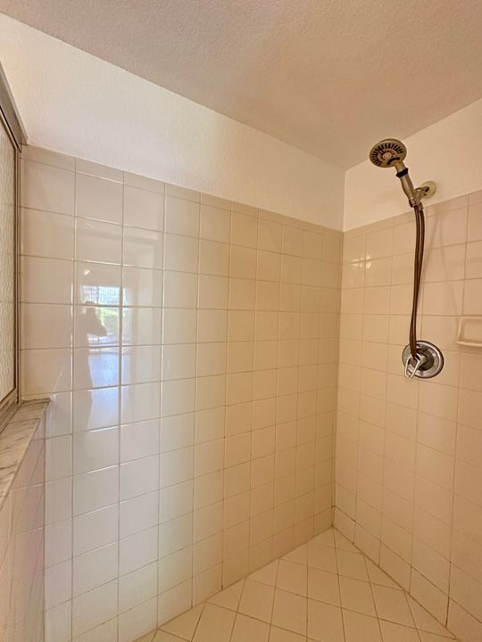 For Sale: $239,000 (2 beds, 2 baths, 1253 Square Feet)