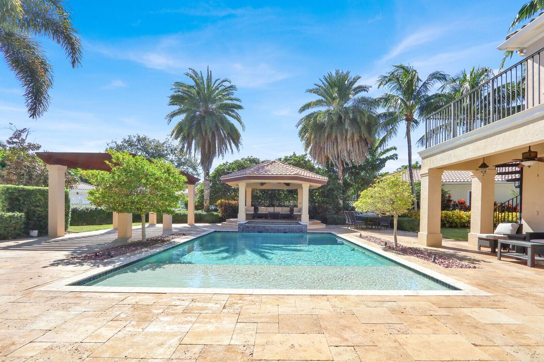 For Sale: $1,399,000 (4 beds, 3 baths, 2686 Square Feet)