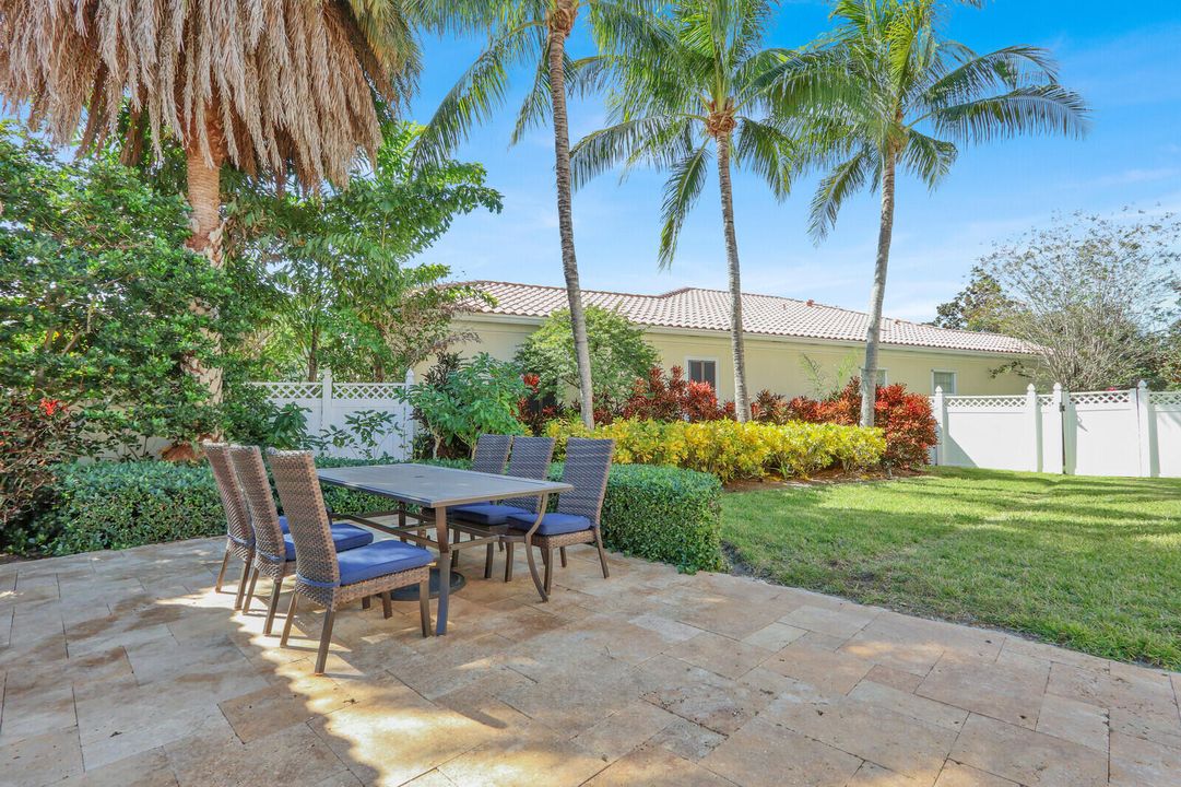 For Sale: $1,399,000 (4 beds, 3 baths, 2686 Square Feet)