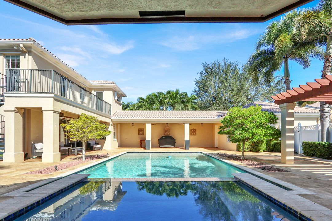 For Sale: $1,399,000 (4 beds, 3 baths, 2686 Square Feet)