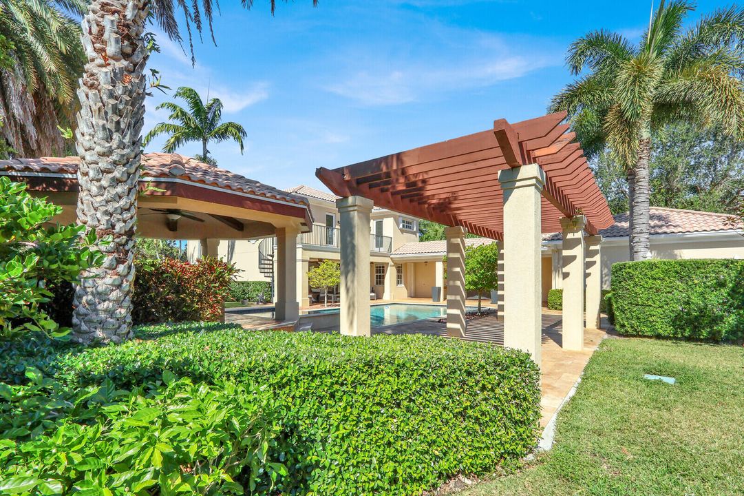 For Sale: $1,399,000 (4 beds, 3 baths, 2686 Square Feet)