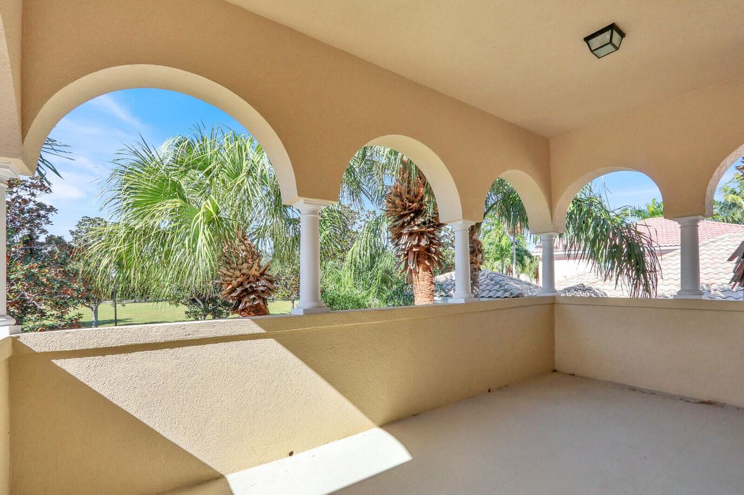 For Sale: $1,399,000 (4 beds, 3 baths, 2686 Square Feet)