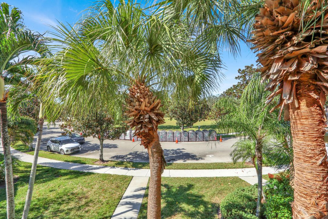 For Sale: $1,399,000 (4 beds, 3 baths, 2686 Square Feet)