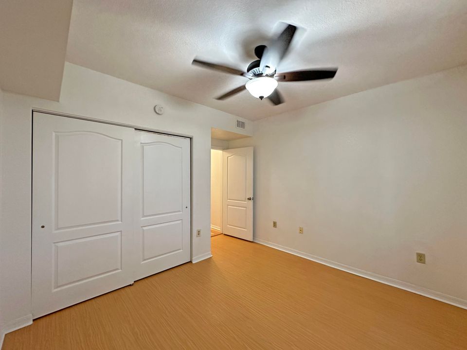 For Sale: $239,000 (2 beds, 2 baths, 1253 Square Feet)