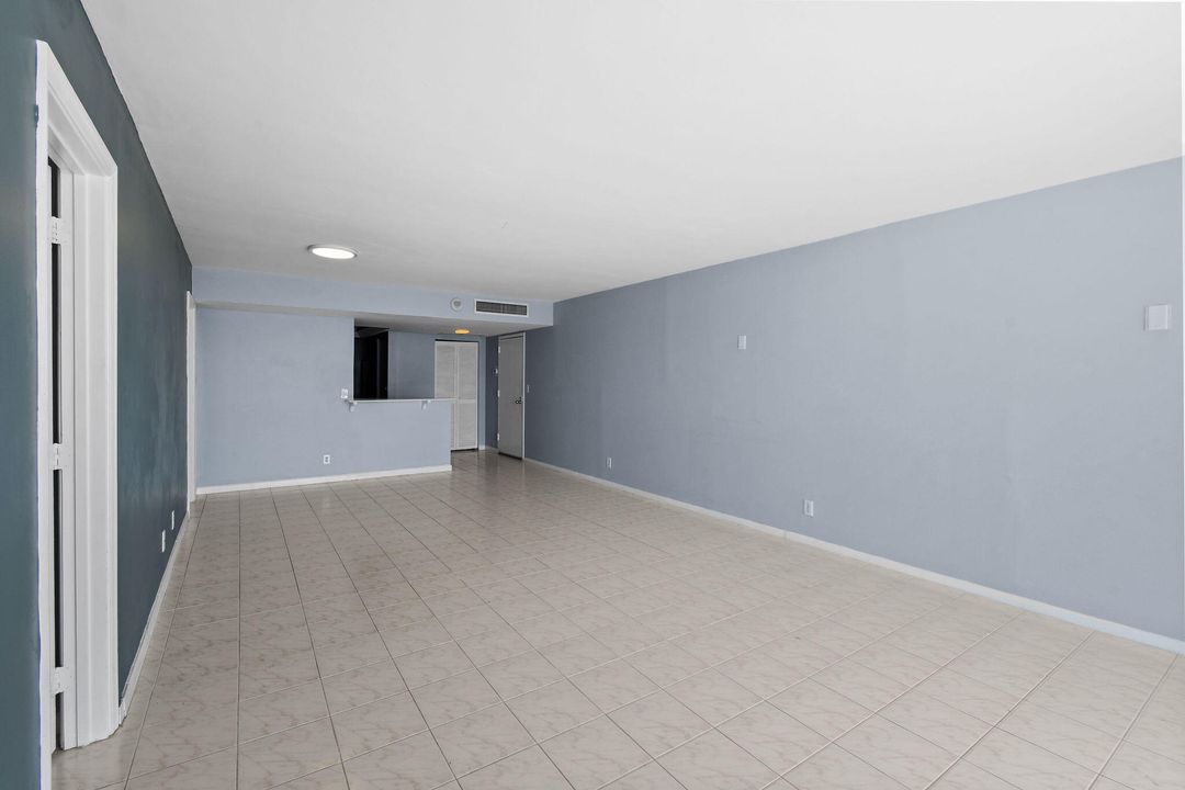 待售: $269,000 (2 贝兹, 2 浴室, 1206 平方英尺)