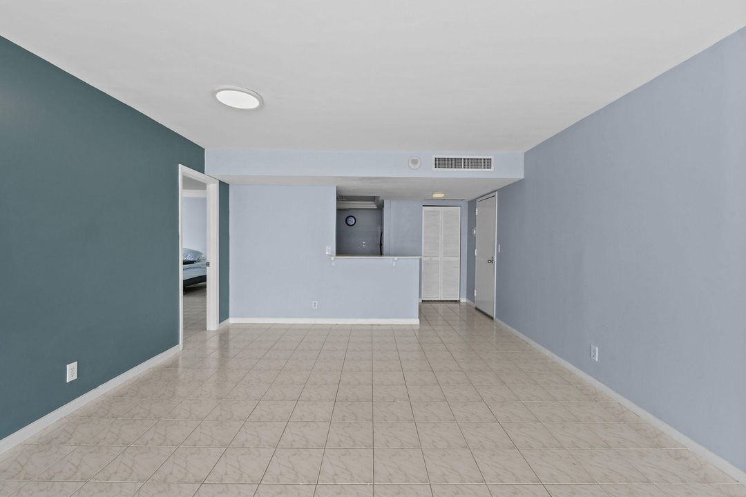 待售: $269,000 (2 贝兹, 2 浴室, 1206 平方英尺)