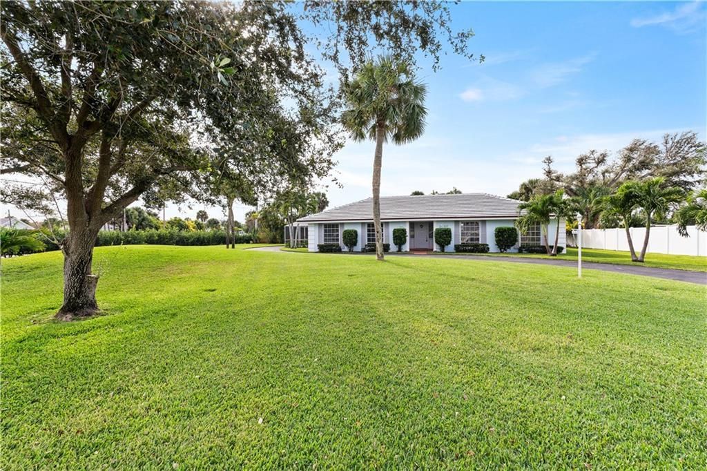 For Sale: $1,139,000 (3 beds, 2 baths, 1920 Square Feet)