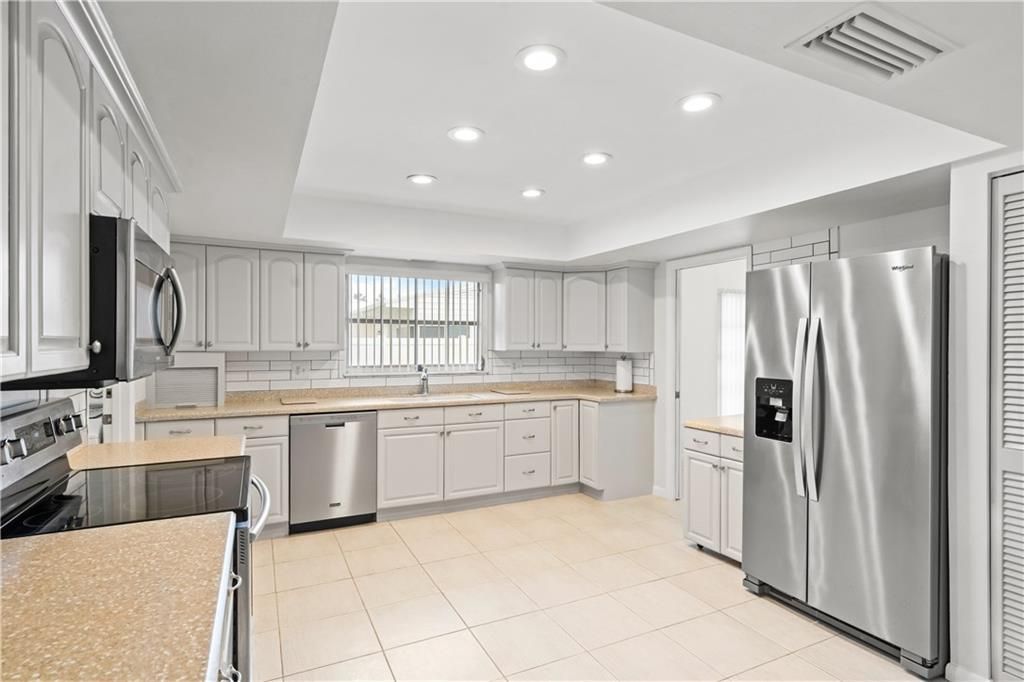 For Sale: $1,139,000 (3 beds, 2 baths, 1920 Square Feet)