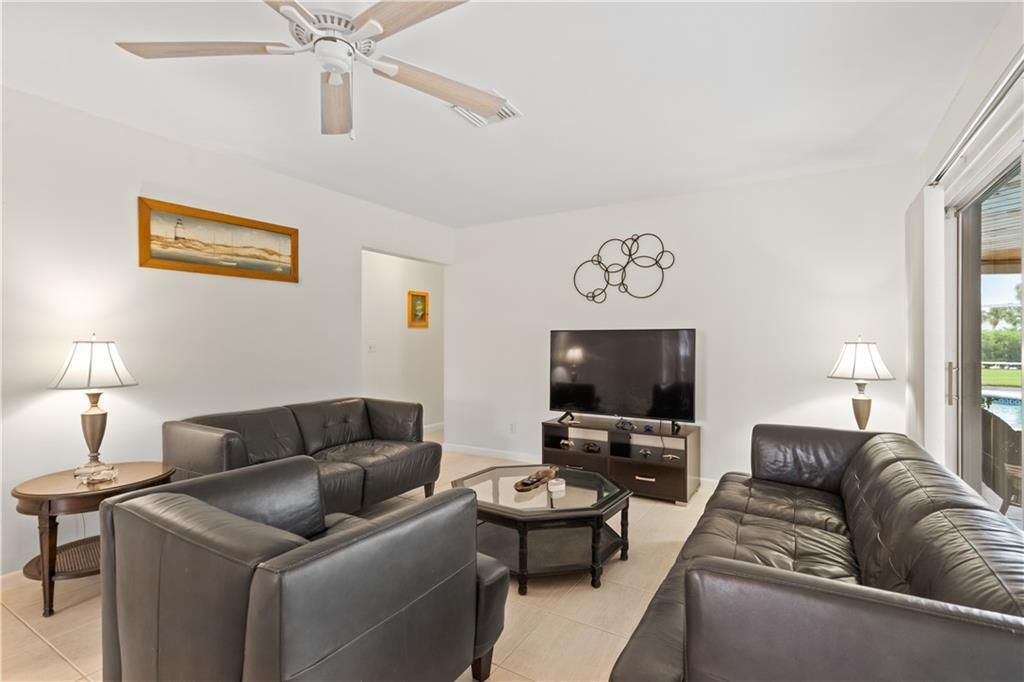 For Sale: $1,139,000 (3 beds, 2 baths, 1920 Square Feet)