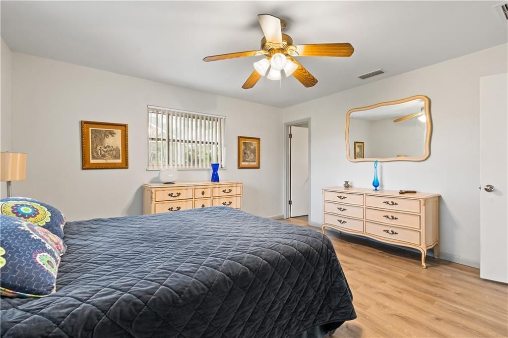 For Sale: $1,139,000 (3 beds, 2 baths, 1920 Square Feet)