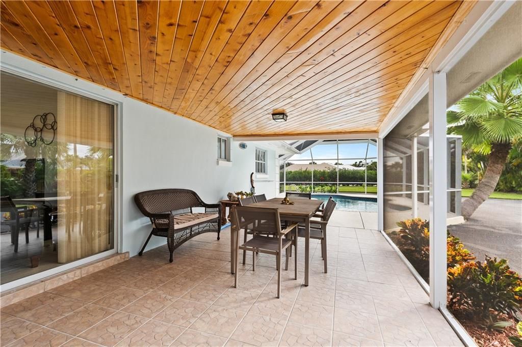 For Sale: $1,139,000 (3 beds, 2 baths, 1920 Square Feet)