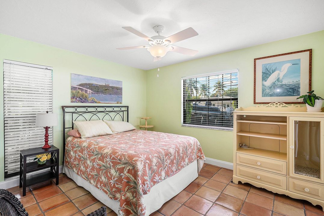 Под контрактом: $2,495,000 (3 спален, 2 ванн, 2310 Квадратных фут)