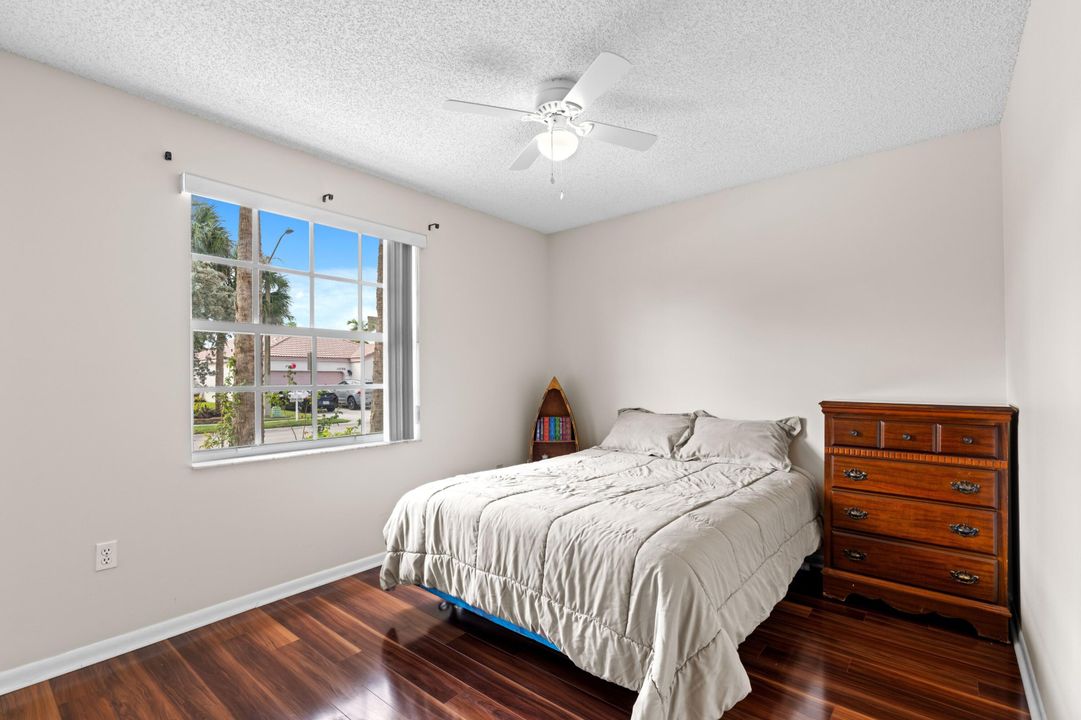 На продажу: $550,000 (4 спален, 2 ванн, 1590 Квадратных фут)