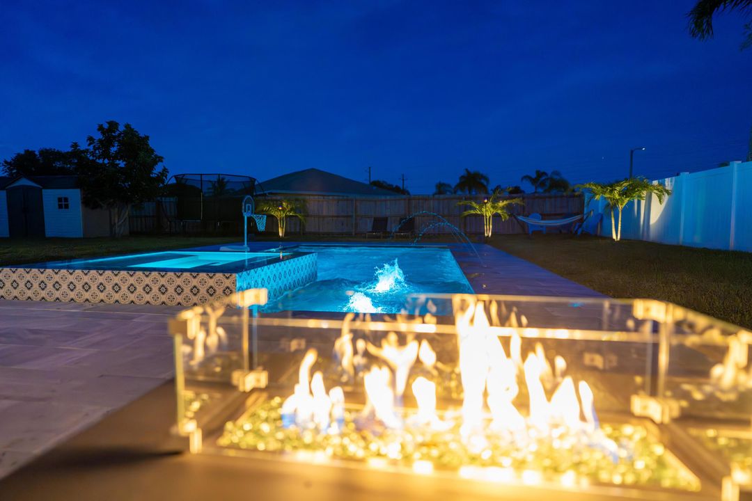 For Sale: $589,000 (3 beds, 2 baths, 1282 Square Feet)