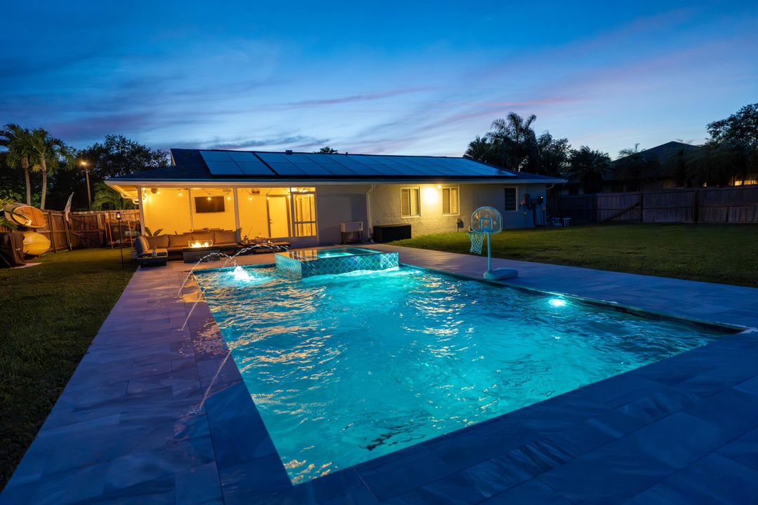 For Sale: $589,000 (3 beds, 2 baths, 1282 Square Feet)