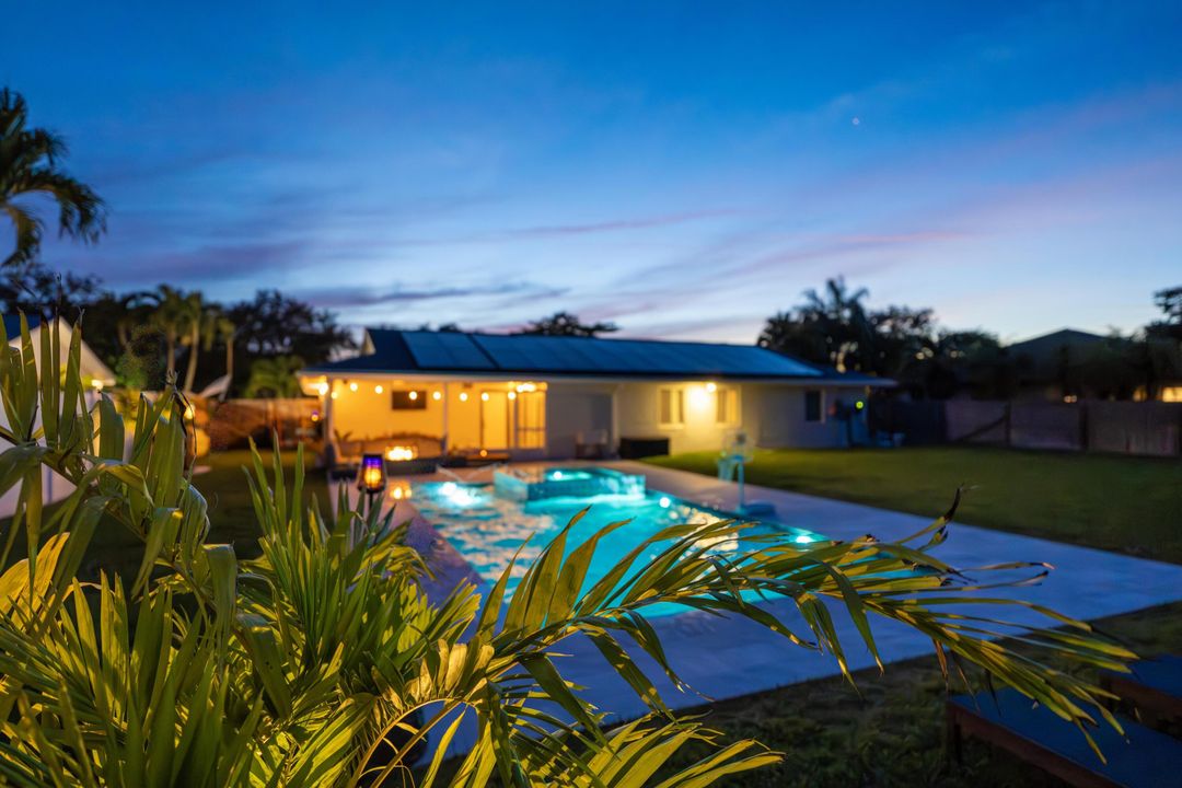 For Sale: $589,000 (3 beds, 2 baths, 1282 Square Feet)