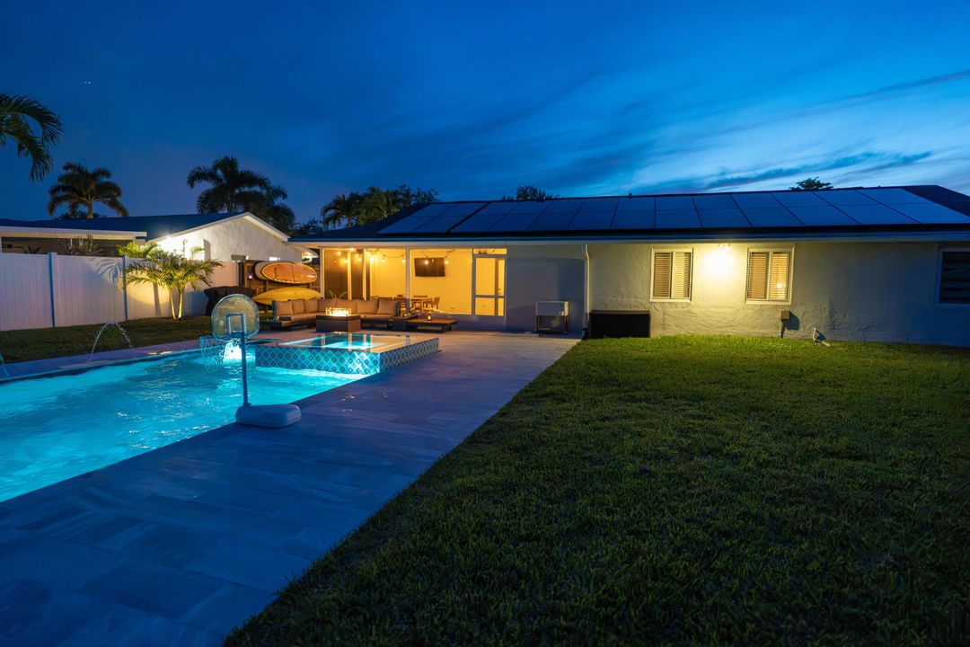 For Sale: $589,000 (3 beds, 2 baths, 1282 Square Feet)