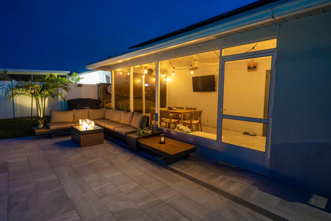 For Sale: $589,000 (3 beds, 2 baths, 1282 Square Feet)