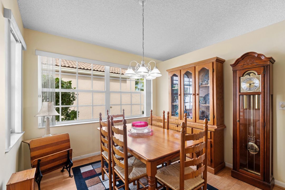 На продажу: $550,000 (4 спален, 2 ванн, 1590 Квадратных фут)