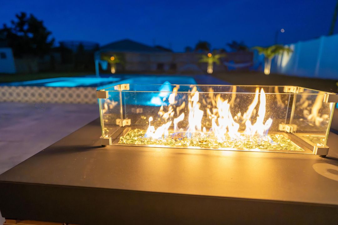 For Sale: $589,000 (3 beds, 2 baths, 1282 Square Feet)