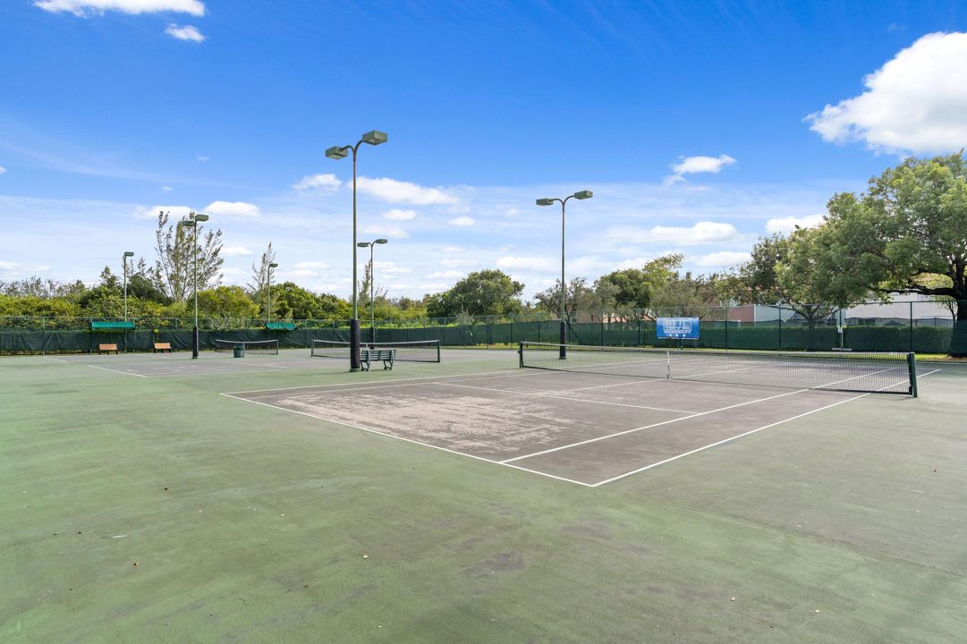 На продажу: $550,000 (4 спален, 2 ванн, 1590 Квадратных фут)