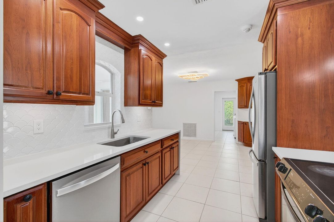 For Rent: $6,500 (4 beds, 2 baths, 1851 Square Feet)