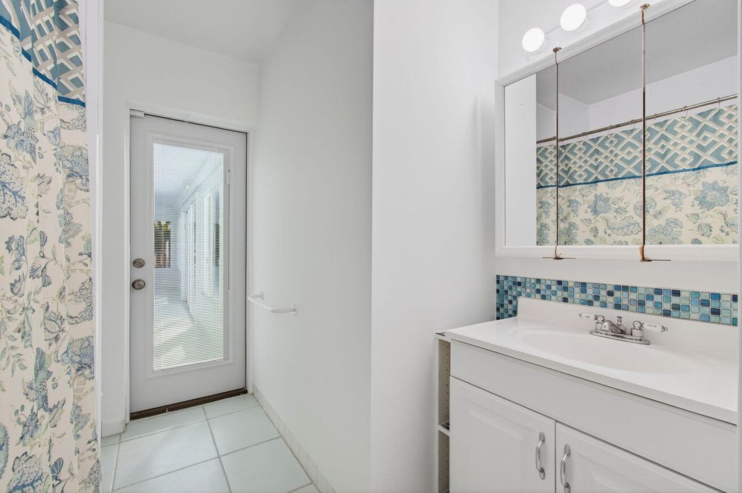 For Rent: $6,500 (4 beds, 2 baths, 1851 Square Feet)