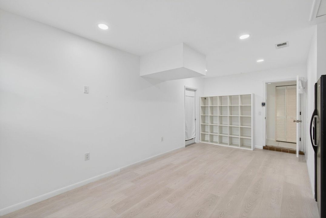 For Rent: $6,500 (4 beds, 2 baths, 1851 Square Feet)