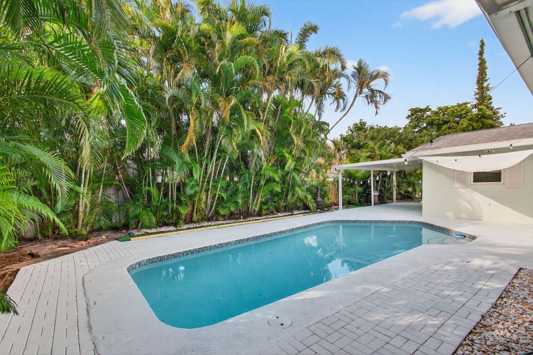 For Rent: $6,500 (4 beds, 2 baths, 1851 Square Feet)