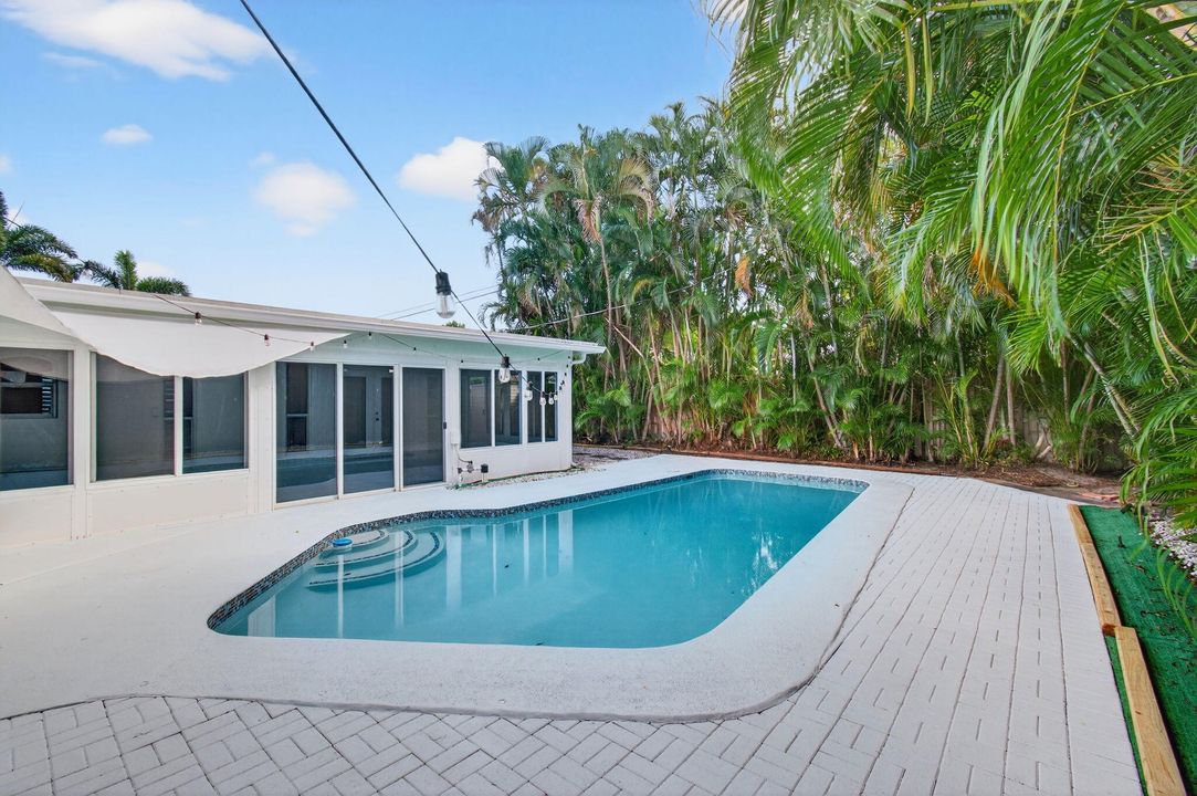 For Rent: $6,500 (4 beds, 2 baths, 1851 Square Feet)