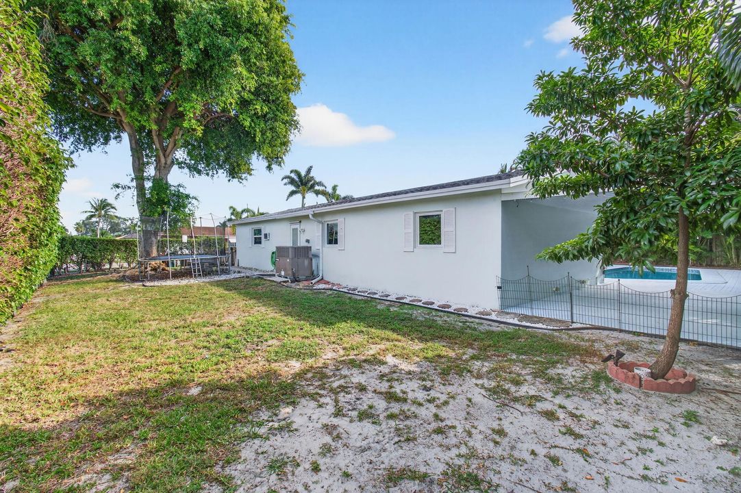 For Rent: $6,500 (4 beds, 2 baths, 1851 Square Feet)