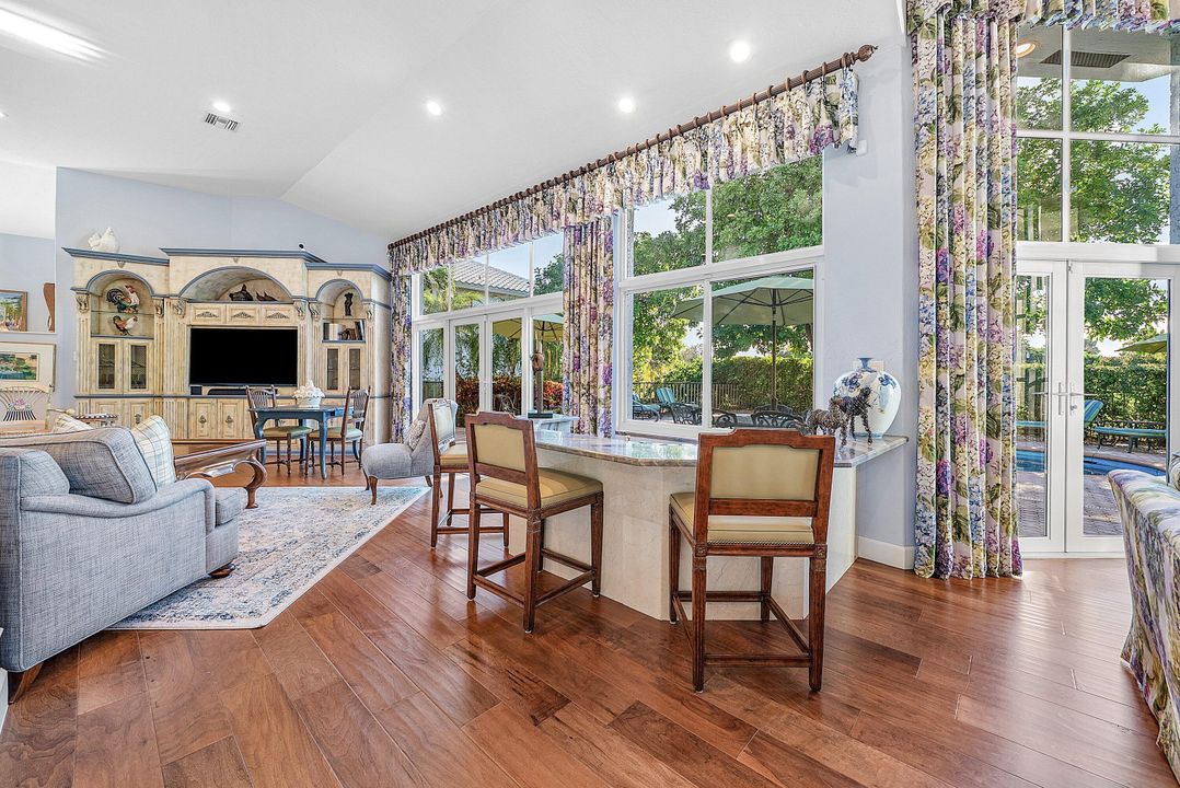 For Sale: $2,799,000 (3 beds, 4 baths, 4386 Square Feet)