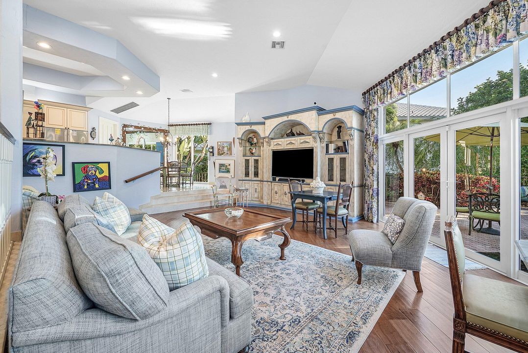 For Sale: $2,799,000 (3 beds, 4 baths, 4386 Square Feet)