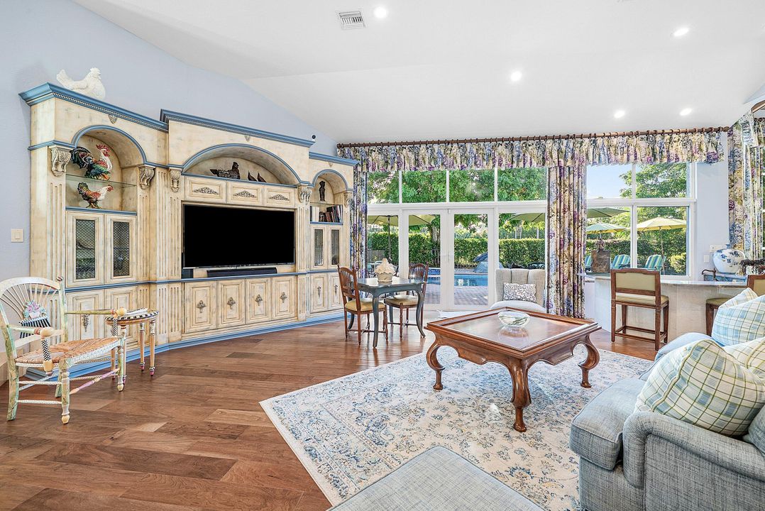 For Sale: $2,799,000 (3 beds, 4 baths, 4386 Square Feet)