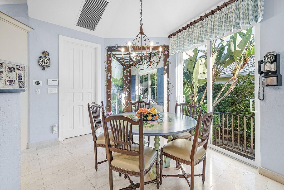 For Sale: $2,799,000 (3 beds, 4 baths, 4386 Square Feet)