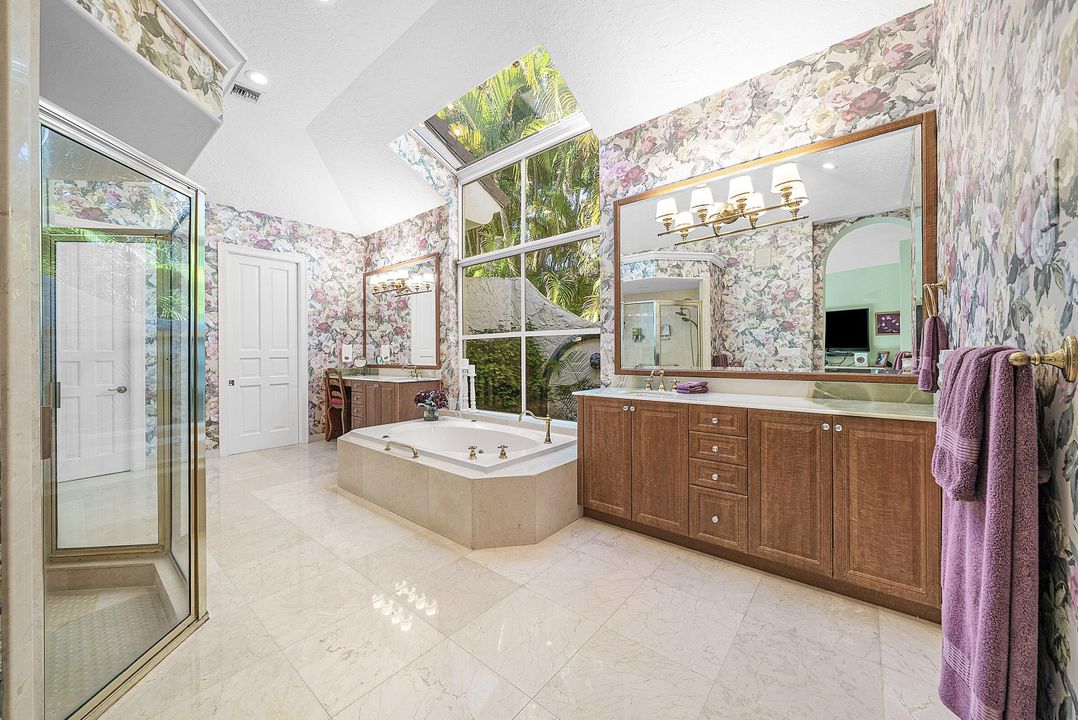 For Sale: $2,799,000 (3 beds, 4 baths, 4386 Square Feet)