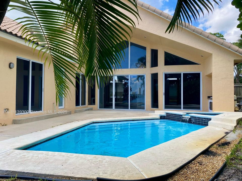 For Rent: $5,500 (3 beds, 3 baths, 2514 Square Feet)