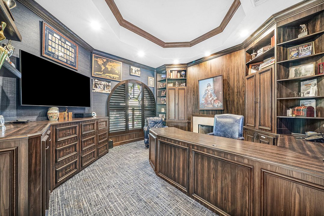 For Sale: $2,799,000 (3 beds, 4 baths, 4386 Square Feet)