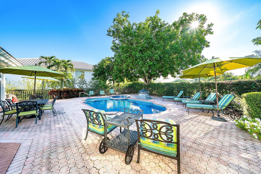 For Sale: $2,799,000 (3 beds, 4 baths, 4386 Square Feet)