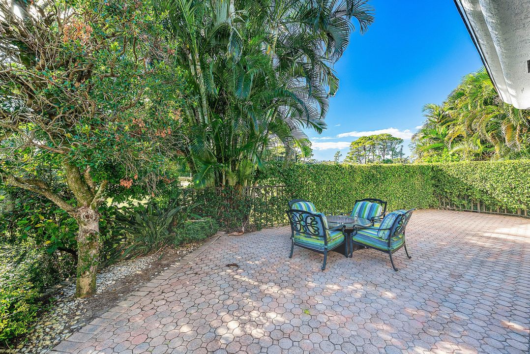 For Sale: $2,799,000 (3 beds, 4 baths, 4386 Square Feet)