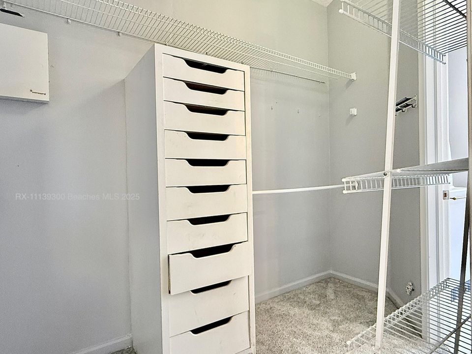 For Rent: $5,500 (3 beds, 3 baths, 2514 Square Feet)